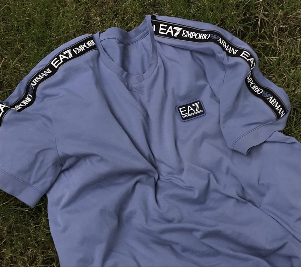 Футболка Emporio Armani EA7