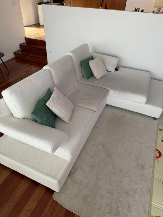 Sofá de 3 lugares com chaise longe