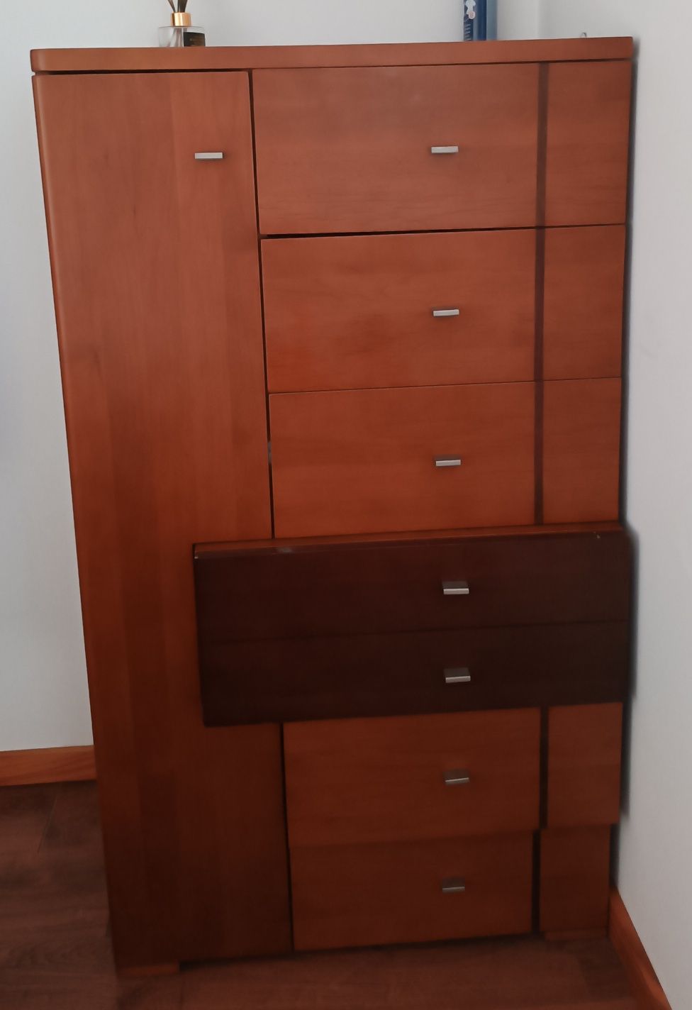 Vende -se quarto de casal completo.