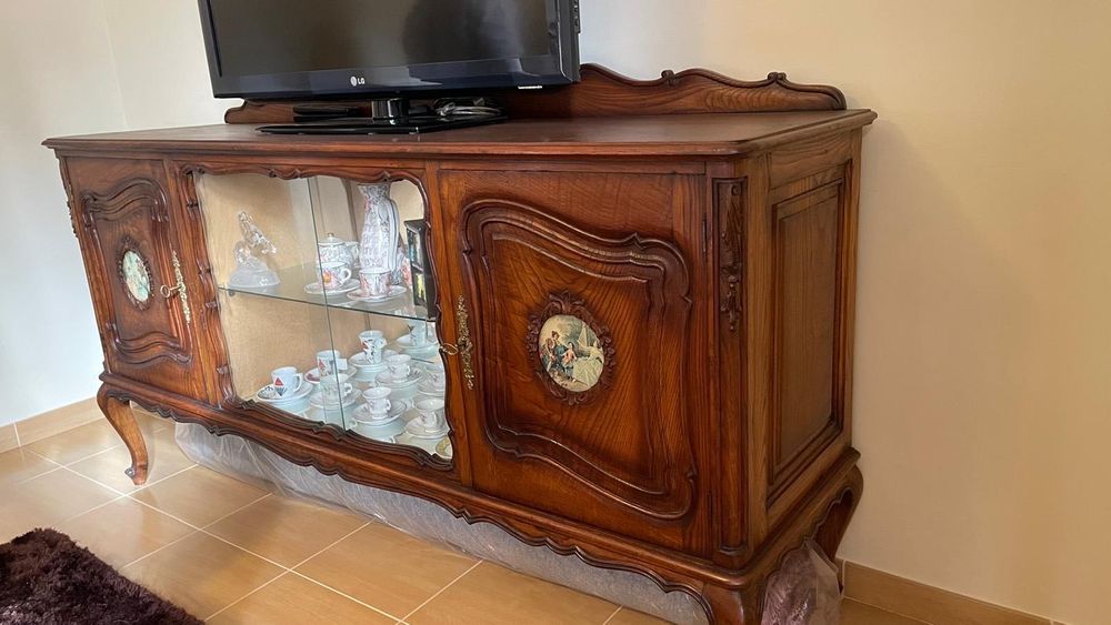 Móvel antigo com mais de 60 anos