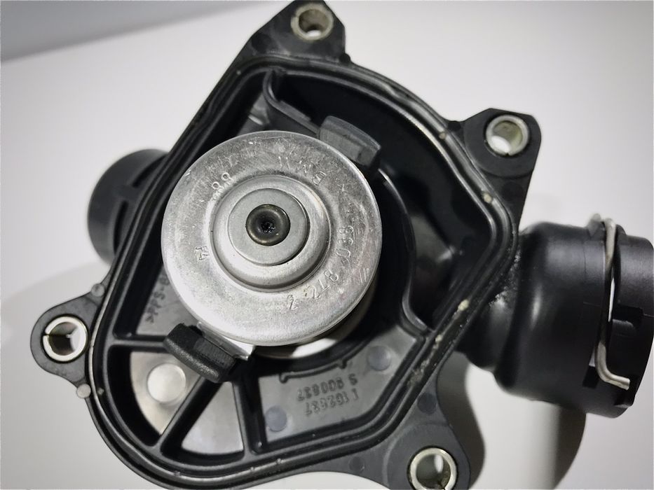 Термостат BMW М57 3.0 д Е39 Е46 Е60 Е90 Е53 Е90 Корпус Термостата БМВ