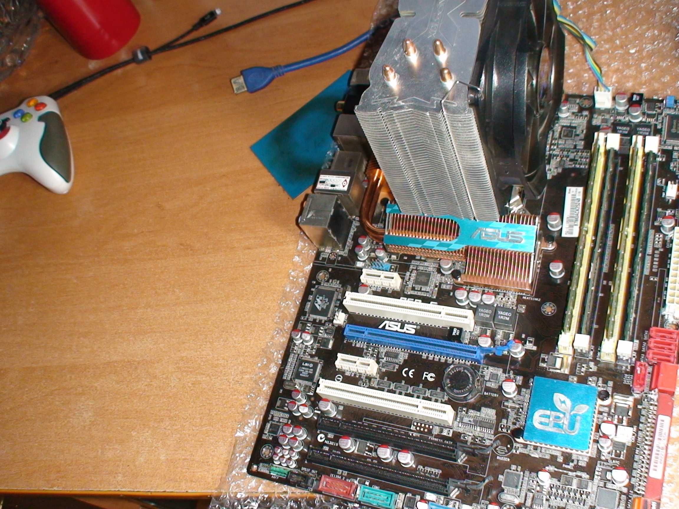 продам комплект Socket 775 Asus p5q e delux + проц + озу  + башня