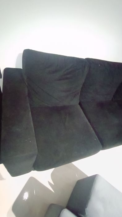 Sofá preto com chaise
