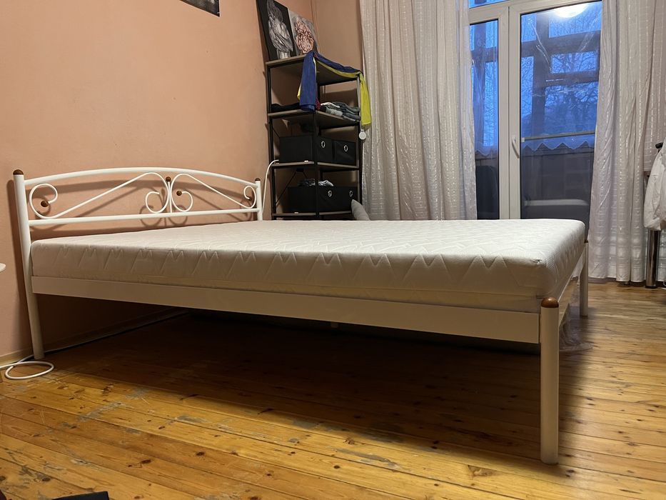 Ліжко двоспальне