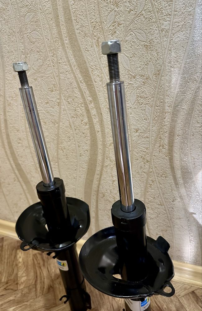 Передні стойки Bilstein газ-масло