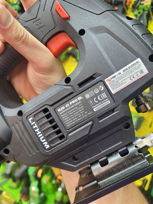 Аккумуляторный бесщеточный лобзик NARVA NJS-21 PRO BL з акб