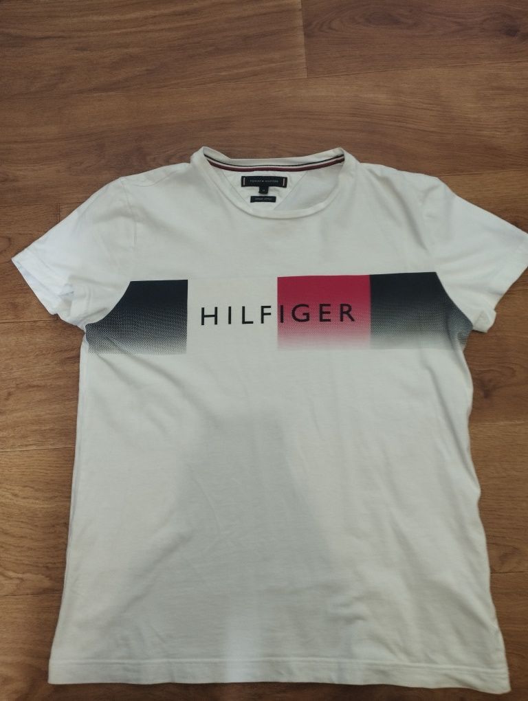 Продається футболка Tommy Hilfiger
