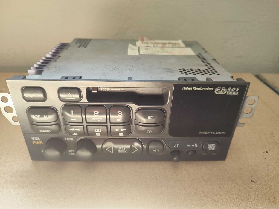 Buick Chevrolet Oldsmobile Pontiac lata 80/90 oryginalne radia