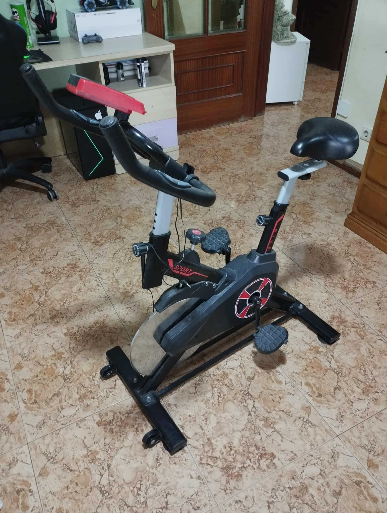 Bicicleta ginástica mal usado