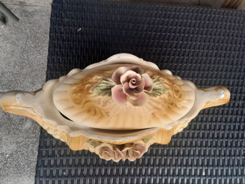 Duźa waza dekoracyjna