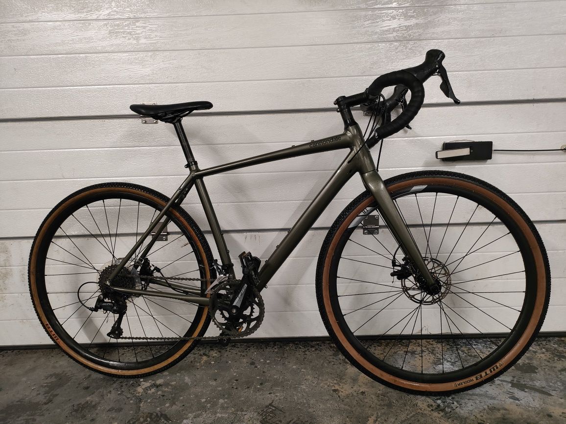 Cannondale topstone gravel,cube, canyon