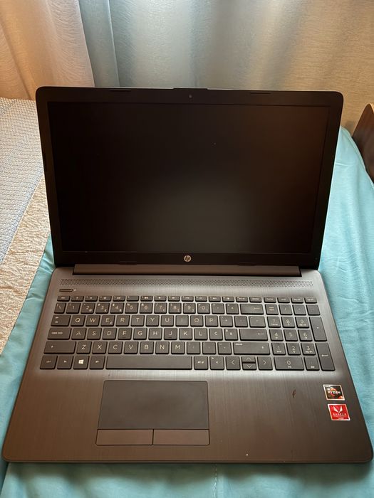 Portatil HP Amd ryzen 5 3500U