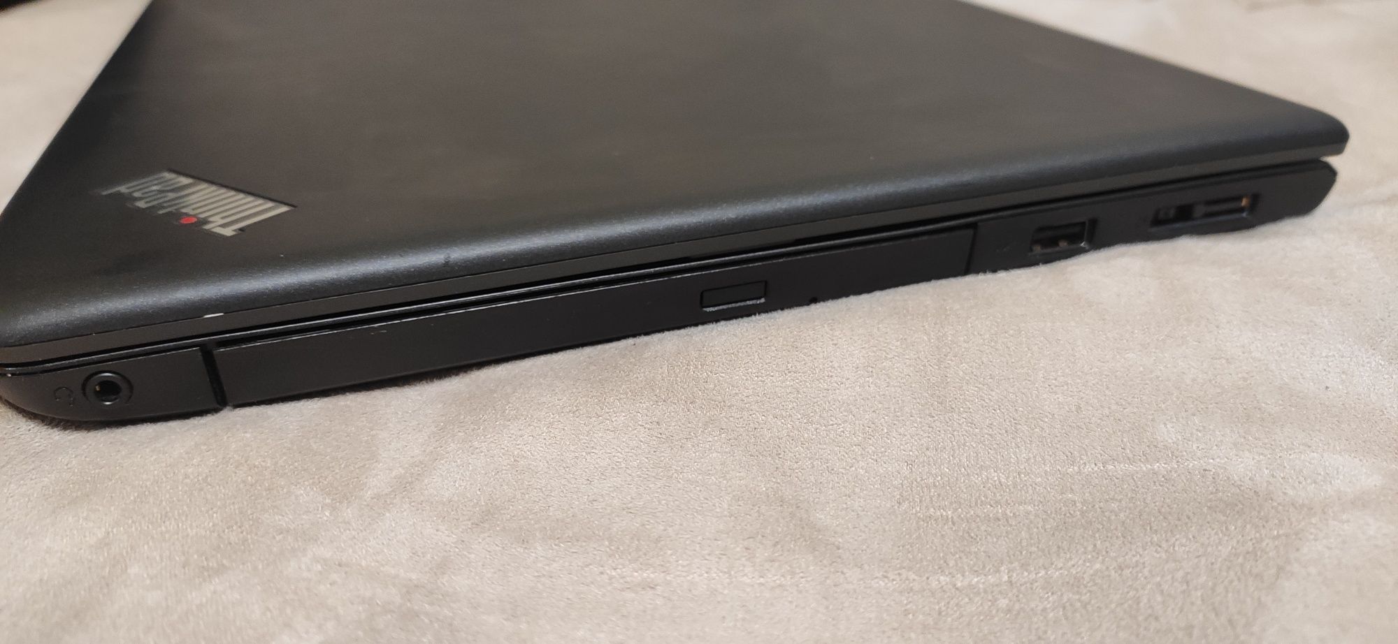 Ноутбук Lenovo Thinkpad E560, i7-6500U, 8GB, 250GB SSD, AMD Radeon R7