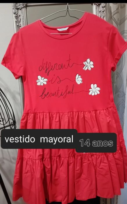 Vendo varios vestidos de menina.12.13 14.anos