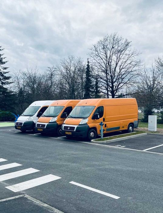 Wynajem busa dostawczego wypożyczalnia aut dostawczych cięzarowych