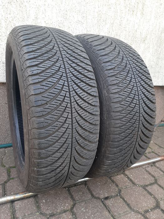 2x Opony całoroczne 215/55R17 GoodYear Vector4Sasons A0 / 8mm 2020r