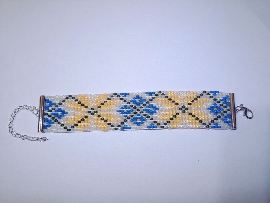 Вироби з бісеру, патріотичні вироби з бісеру, амігурумі з бісеру