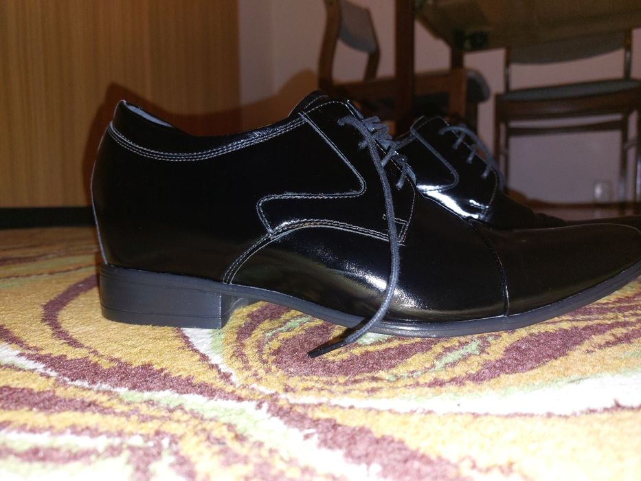 Eleganckie buty podwyższane +6 cm