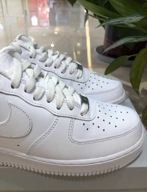 Uniseks/Trampki/Damskie/Nike Air Force 1 Low '07 White R.44.5
