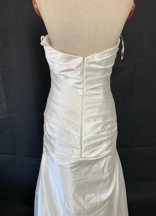 Nowa klasyczna suknia ślubna Linia A 40 Satynowa Drapowana fit flare