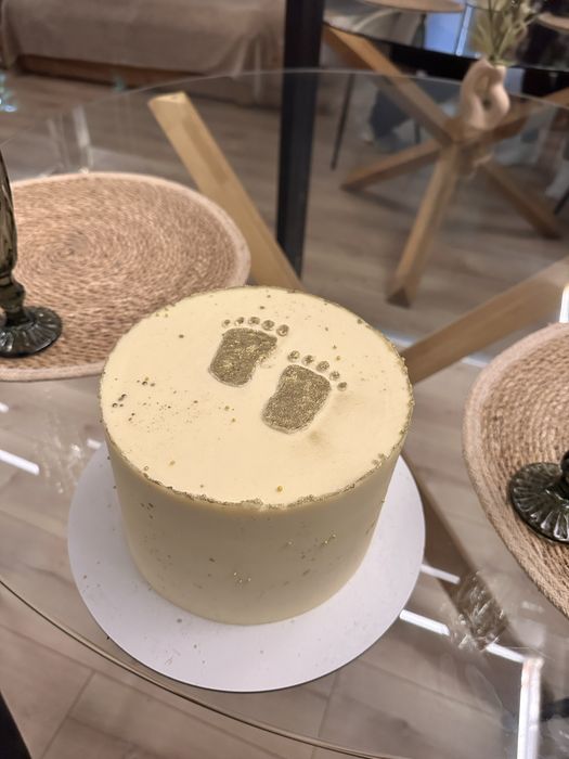 Торти на замовлення • Кенді бар• День народження• Весілля• Хрещення