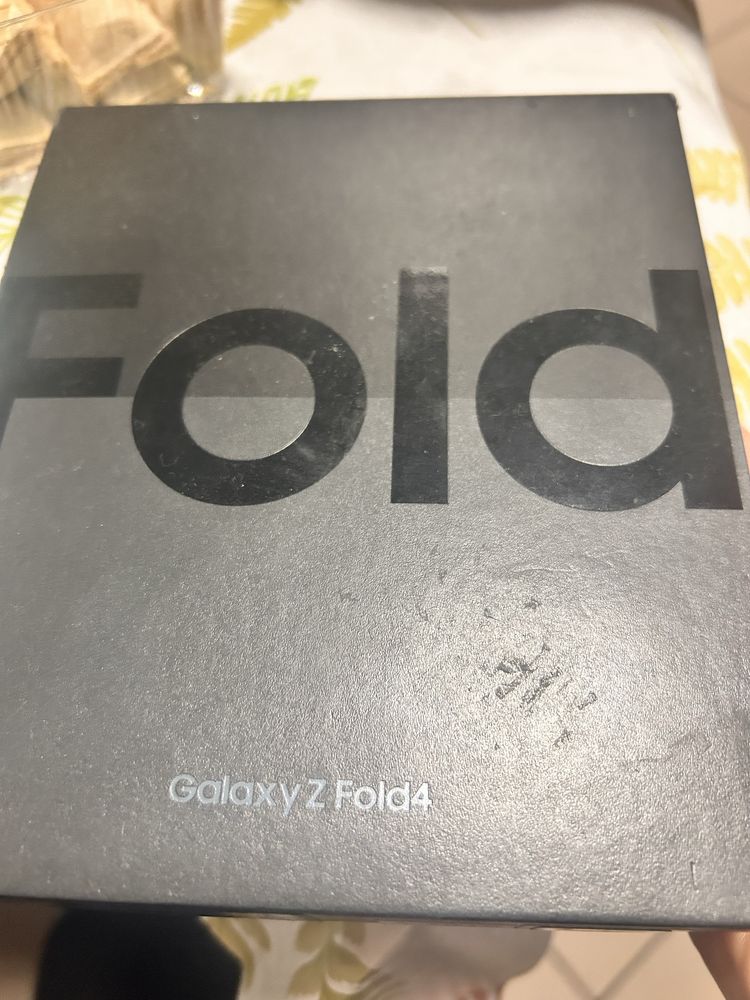 Samsung galaxy Z Fold 4