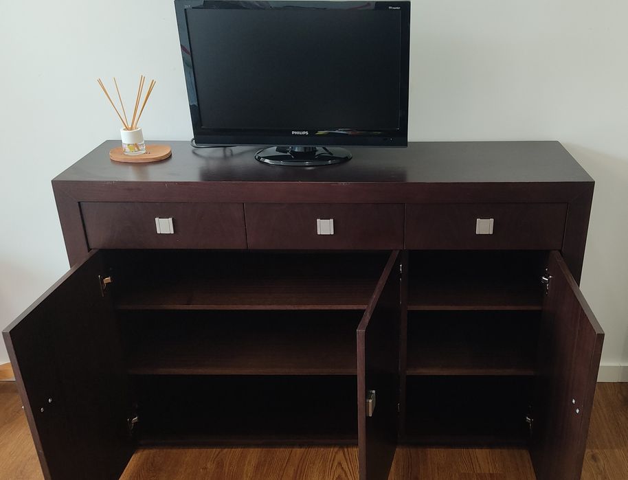 Sapateira em madeira castanho chocolate