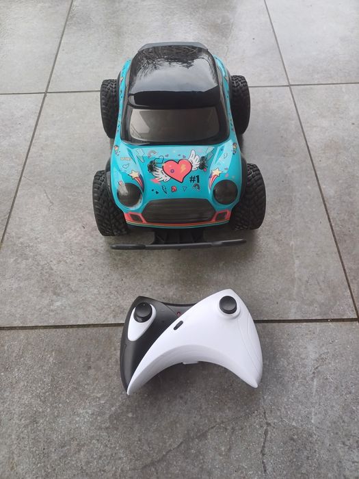 Машинка на пульті