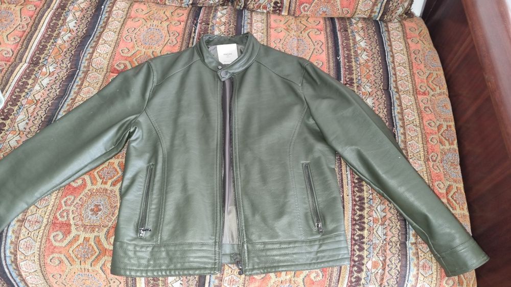 Blusão Mango com muito pouco uso