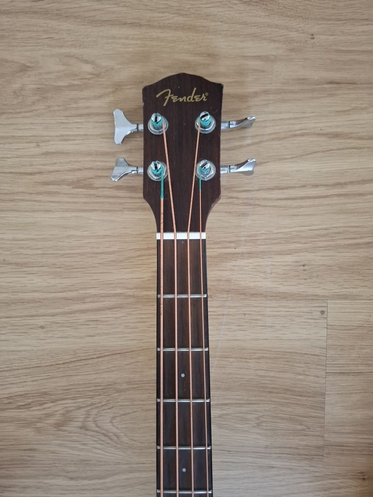 Baixo fender CB-100CE