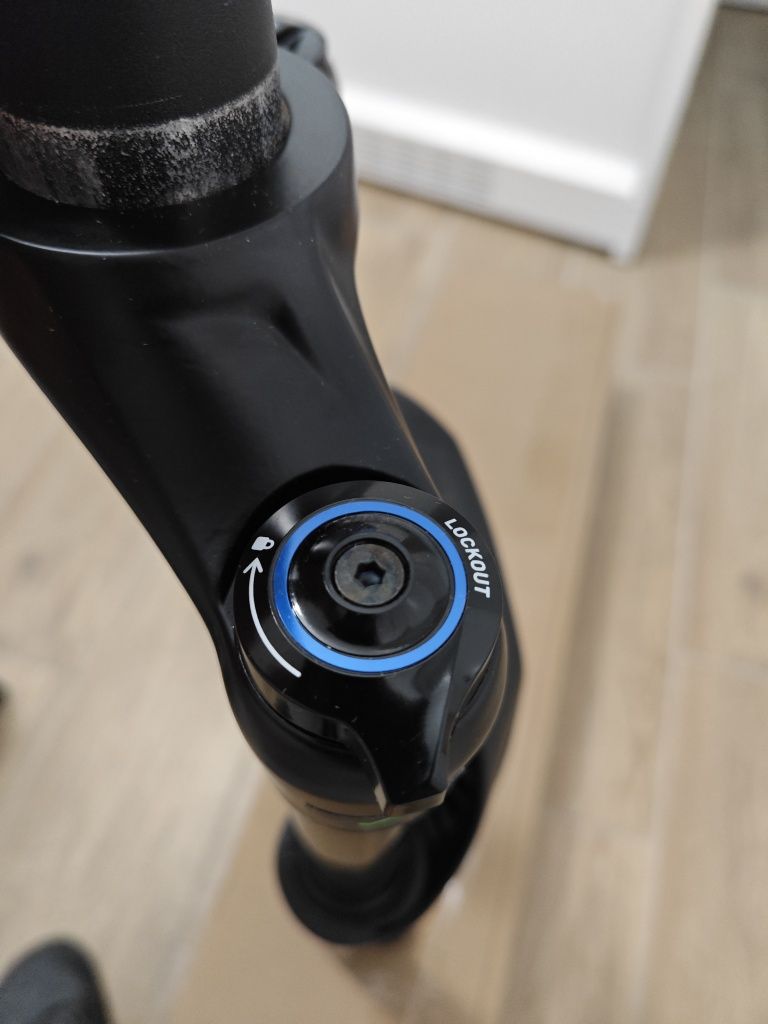 Nowy amortyzator RockShox Judy Silver TK 29 Solo Air 120 Tapered boost