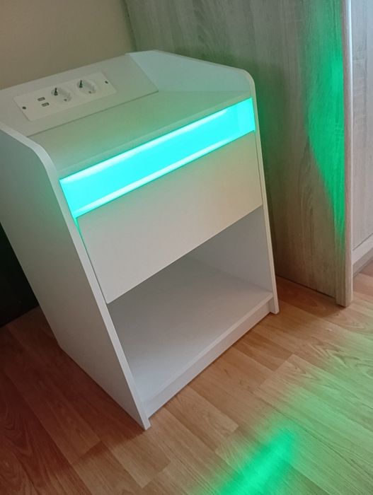 Stolik nocny z oświetleniem LED NOWY NIEUŻYWANY