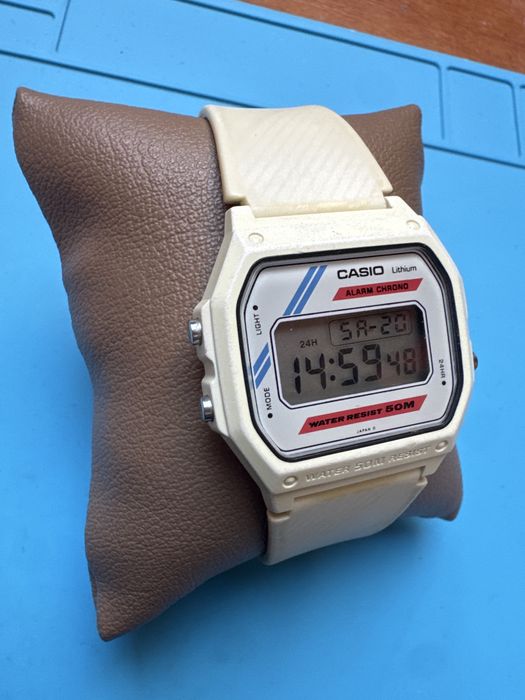 Zegarek elektroniczny Casio W-18 Vintage LCD Sprawny