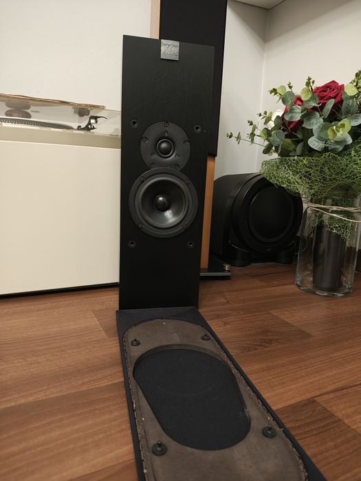 Kolumny Xavian Mia C