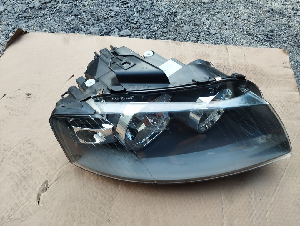 Sprzedam lampa prawa nowa Audi a3 8p