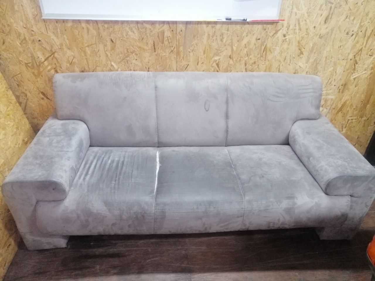 Kanapa Sofa, solidna, trzy miejsca.