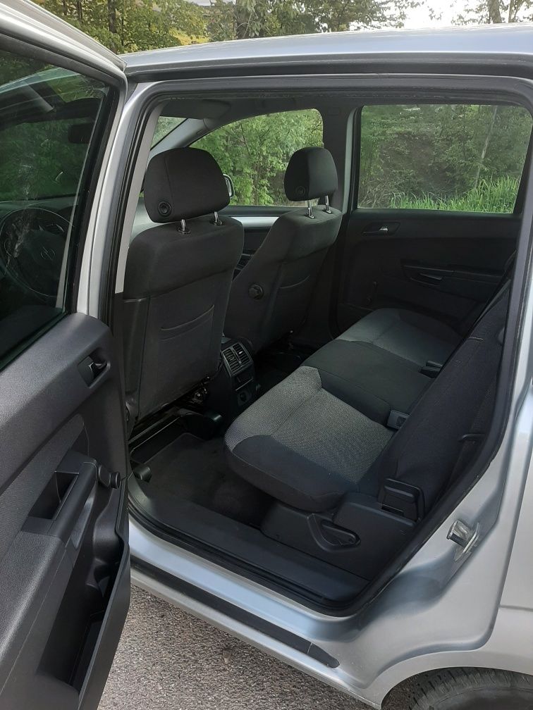 Opel Zafira Automat 1.9 cdti
