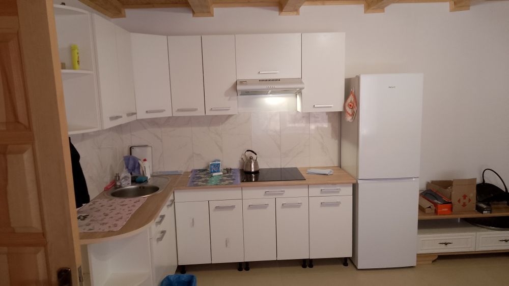 Здається подобово будинок в Шаян