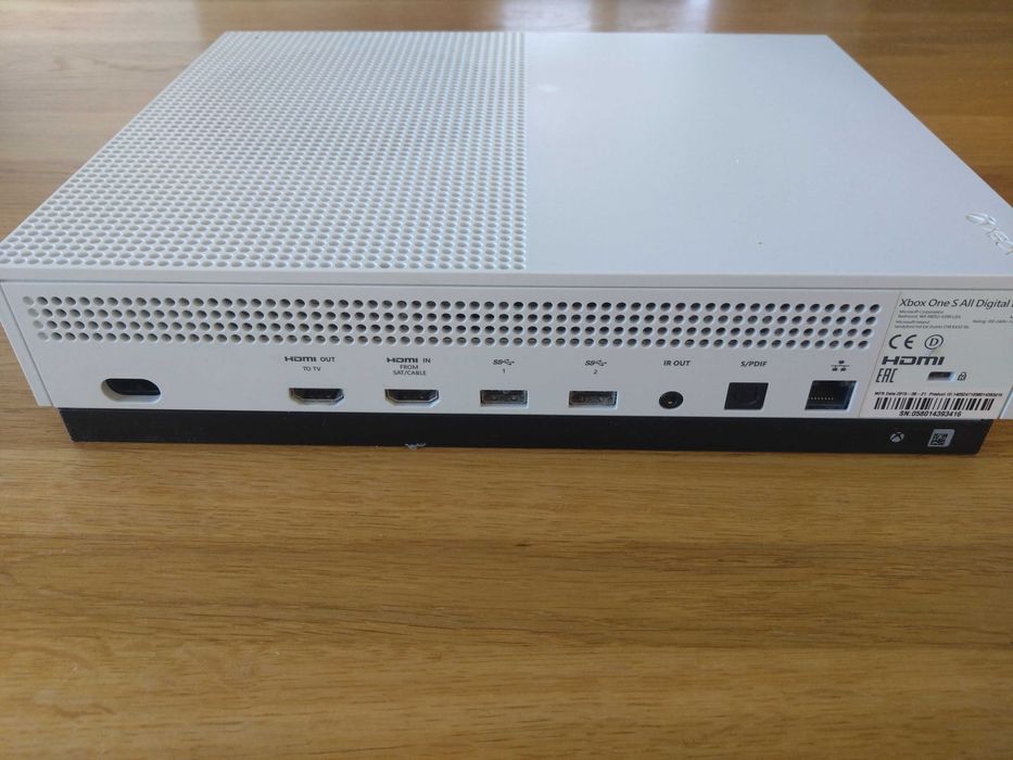 Xbox one S plus 1pad