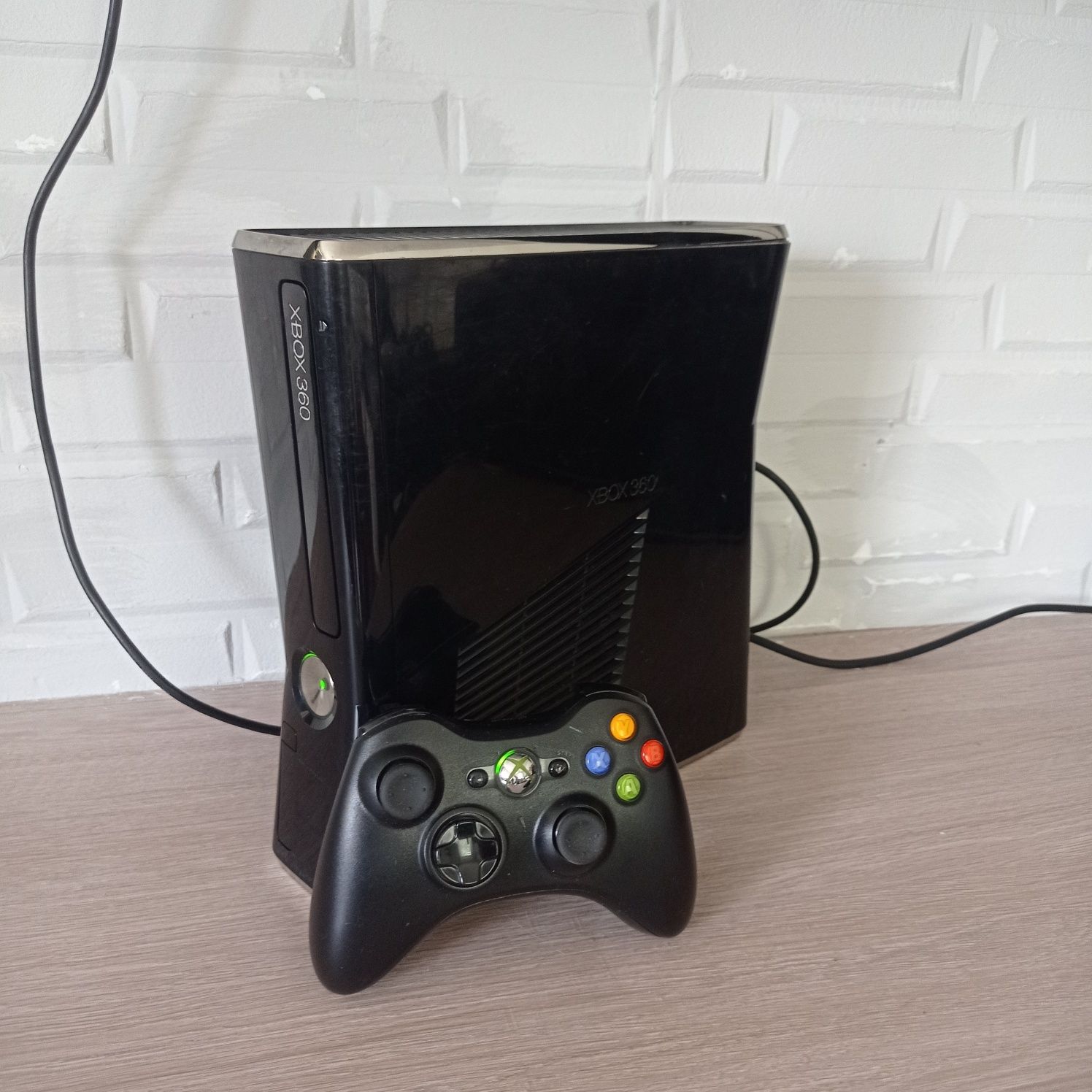 Xbox 360 slim повний ігор. Рік гарантія