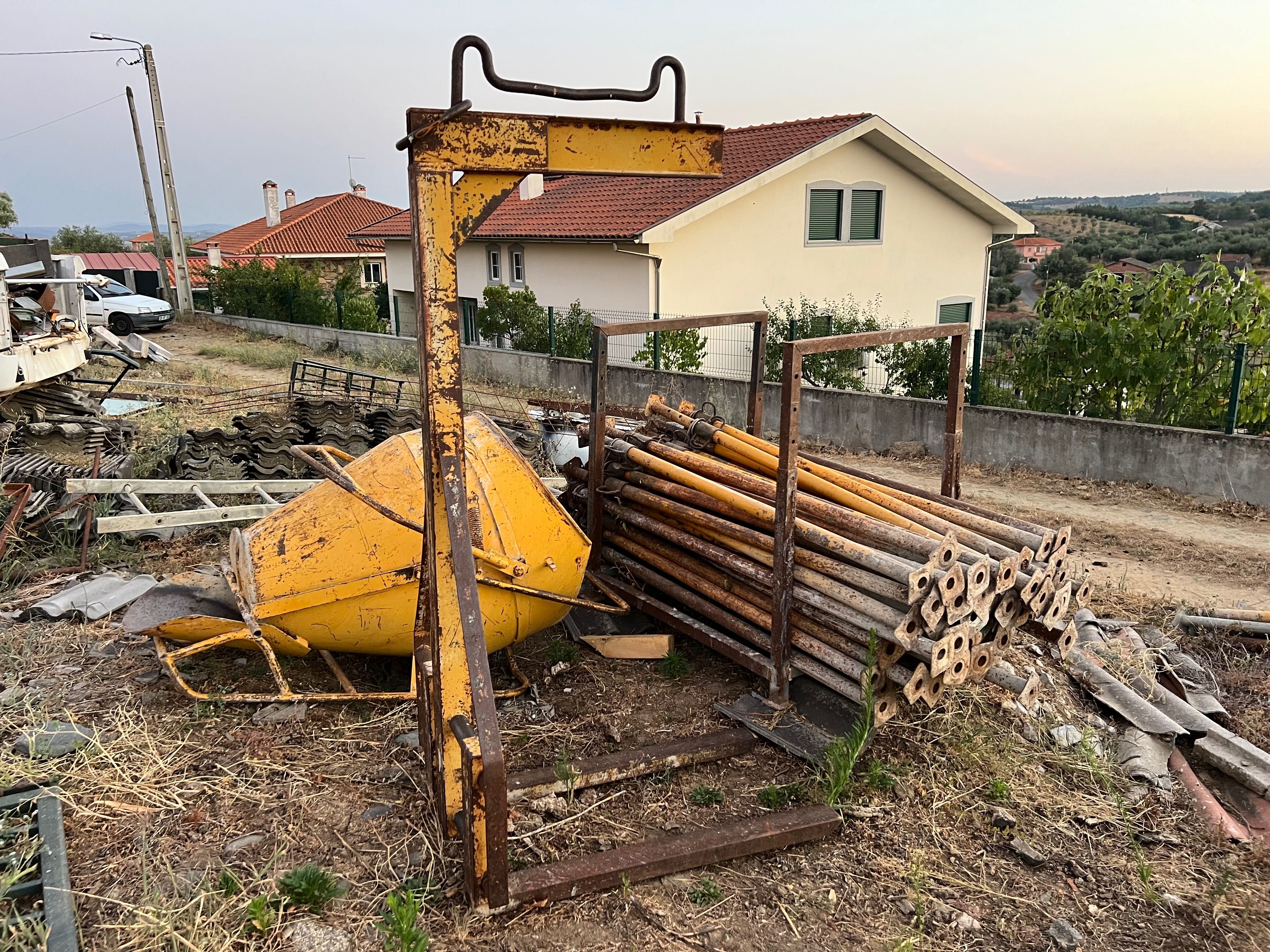 Porta paletes, balde de betão e escoras