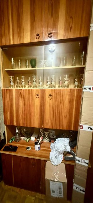 Kredens z czasów PRL