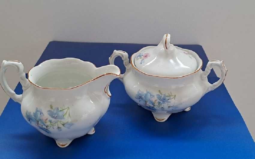 Porcelana Koenigszelt – cukierniczka i dzbanek do mleka