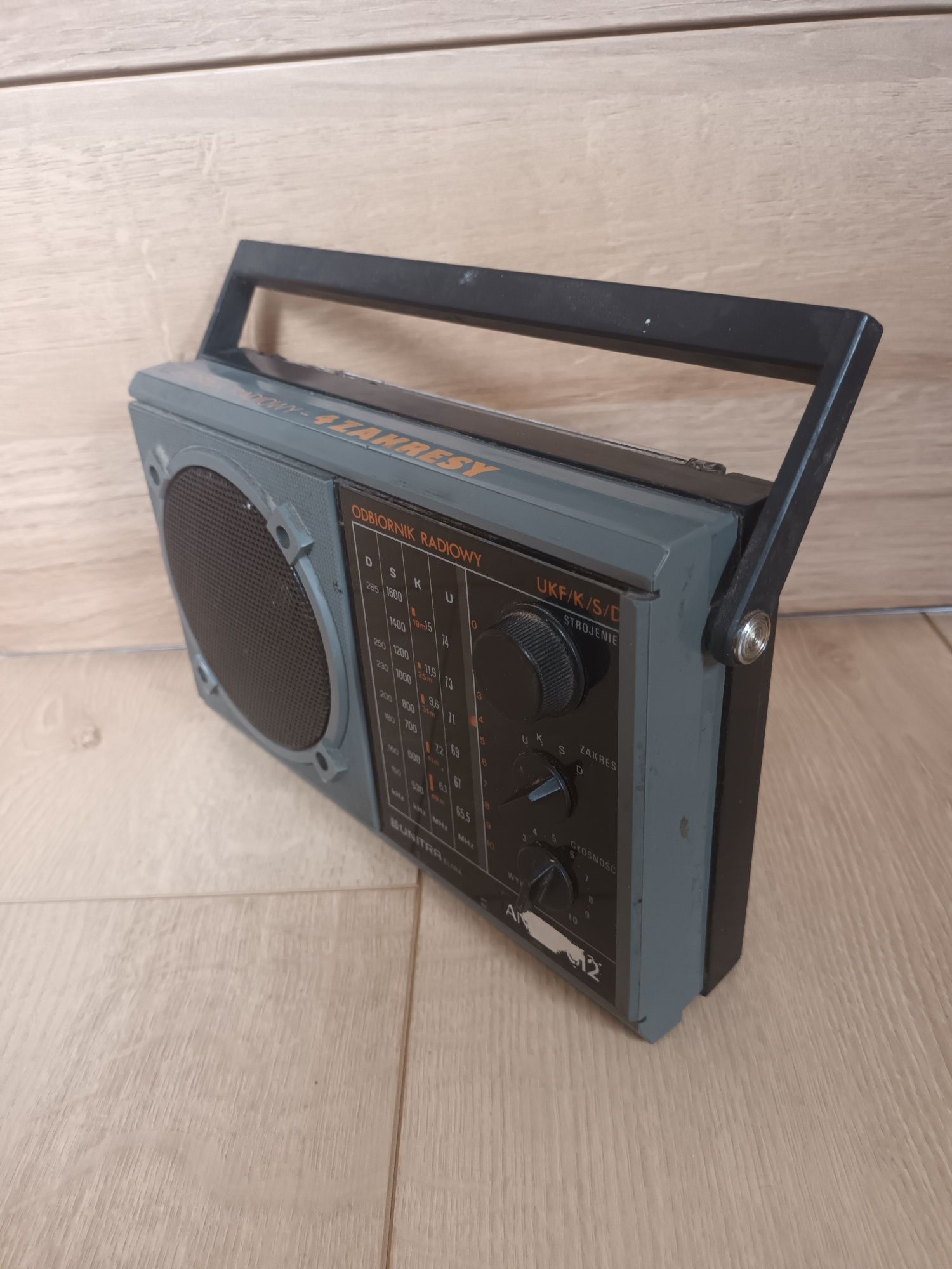 Radio Unitra Eltra Ania R-612