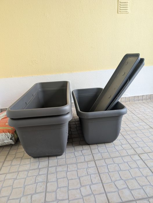 Floreiras de plástico