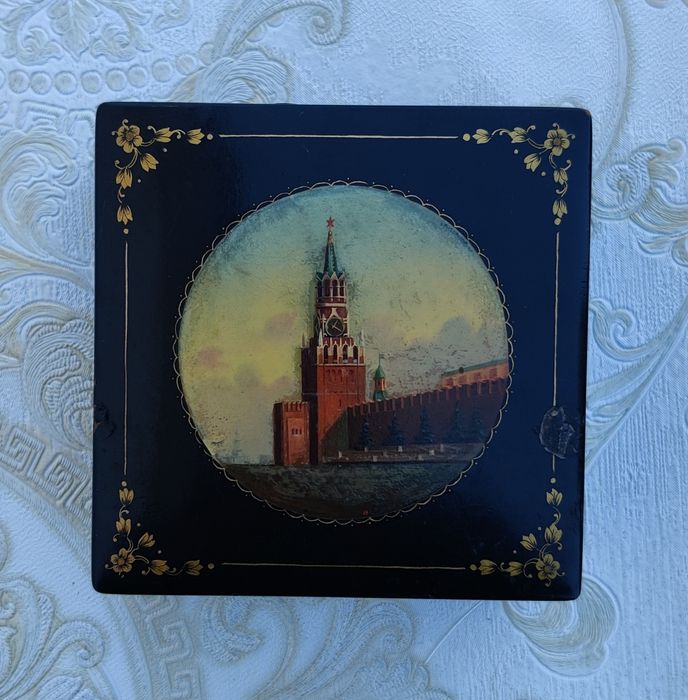 Скринька для прикрас. Агітлак.Федоскіно.худ.Сибарова