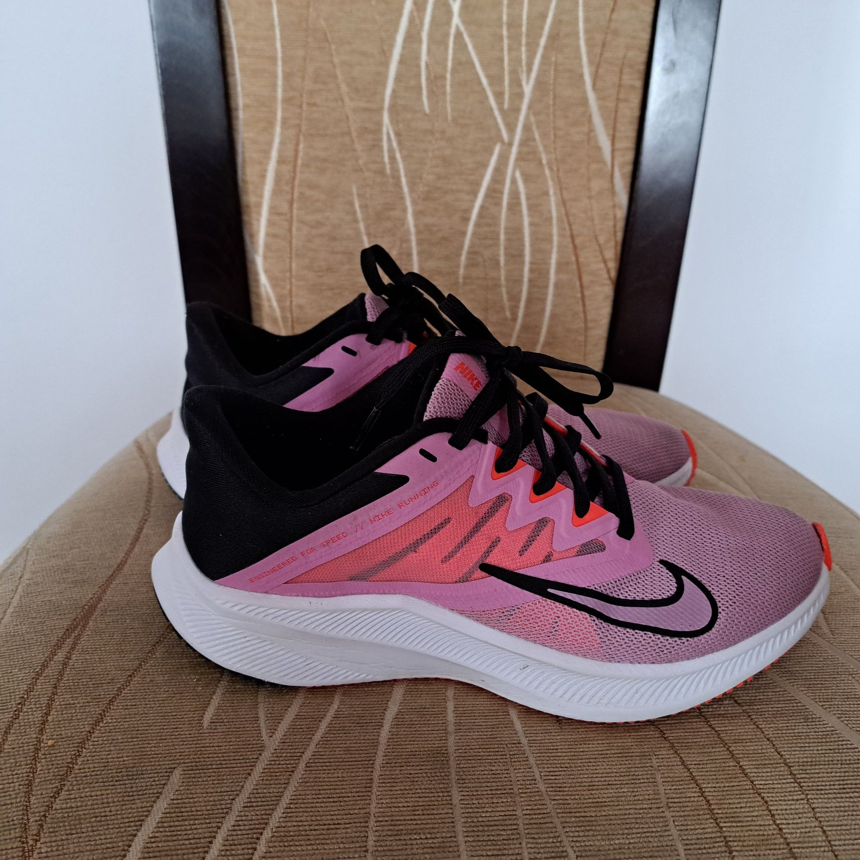 Buty sportowe Nike Quest 3 rozm. 37,5