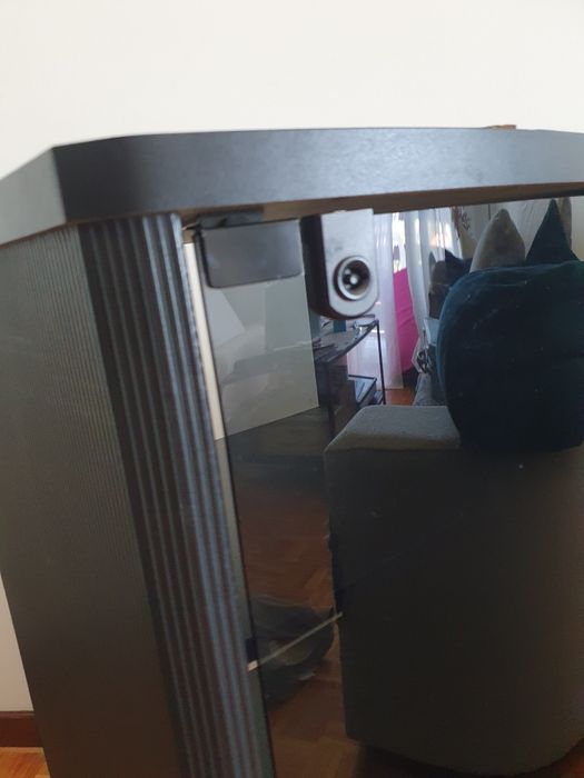 Movel estante com porta