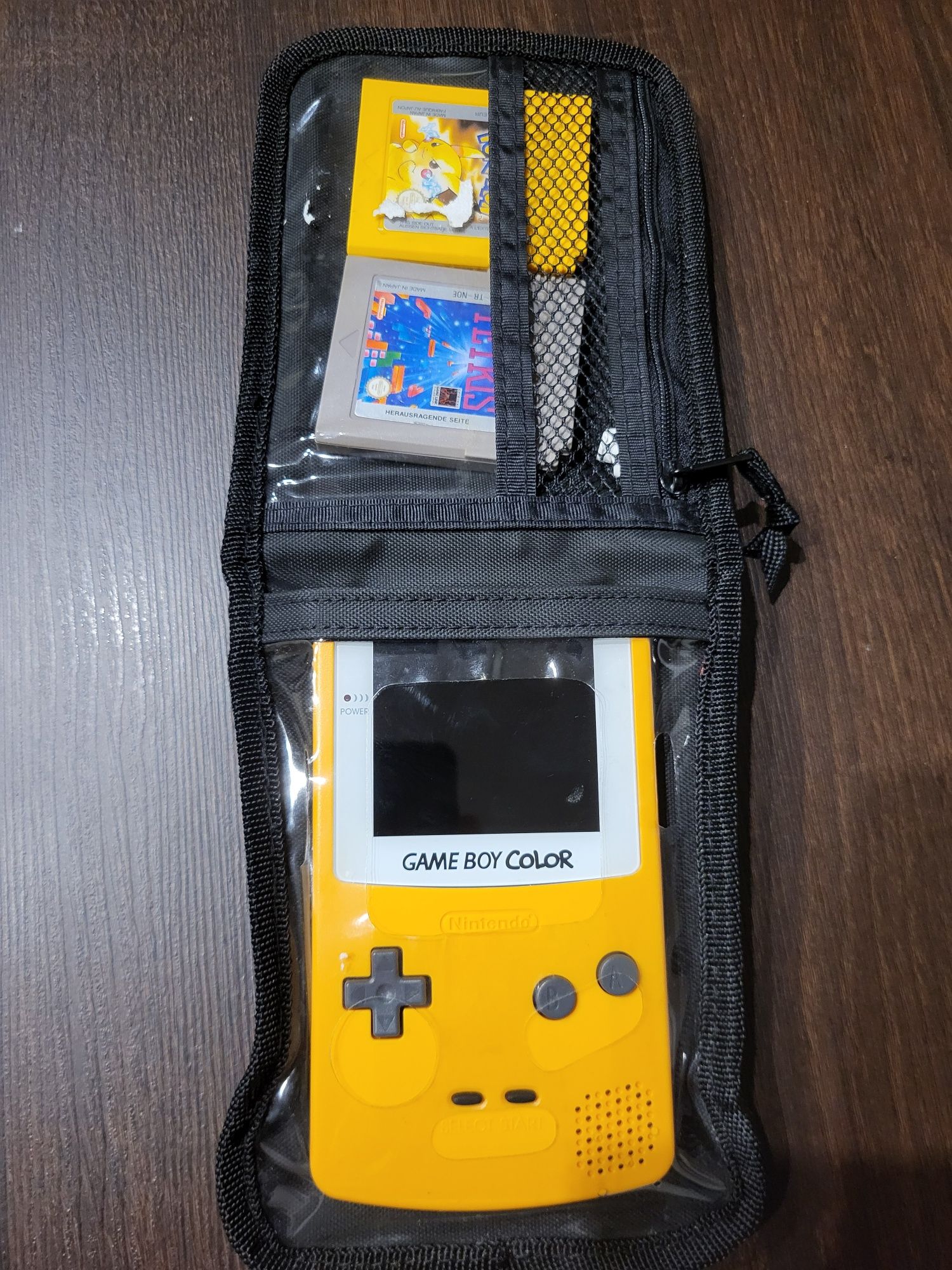 Gameboy colour + 3 gry+etui