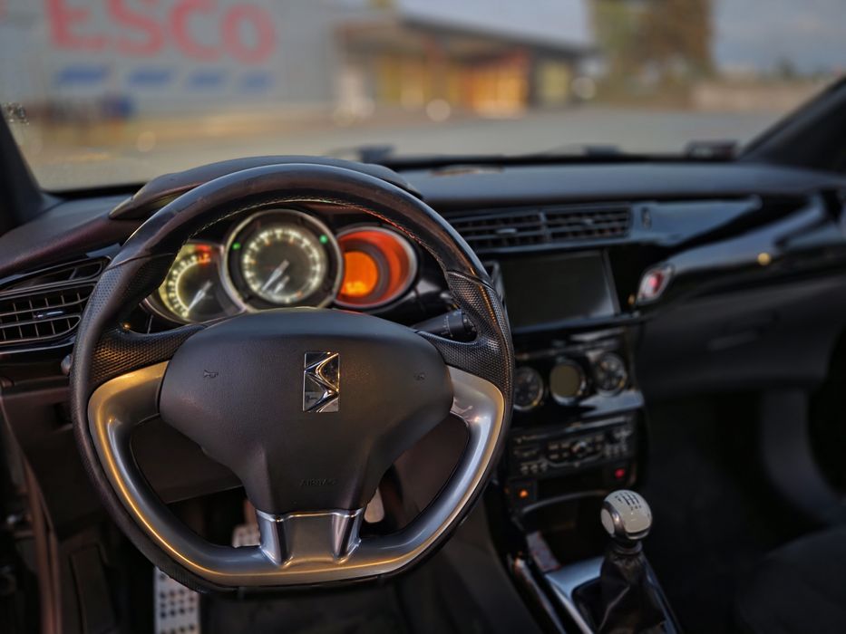 Citroen ds3 2010 rok- 1.6 benzyna- bogate wyposażenie- prywatne